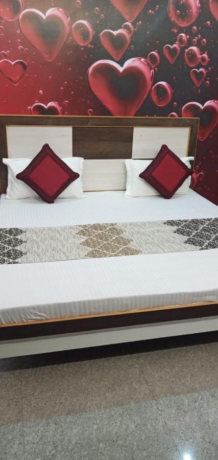 Branded Guest House Jalandhar Exteriör bild