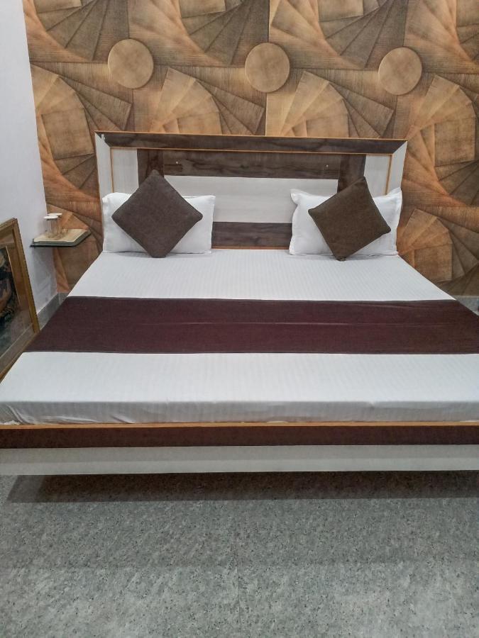 Branded Guest House Jalandhar Exteriör bild